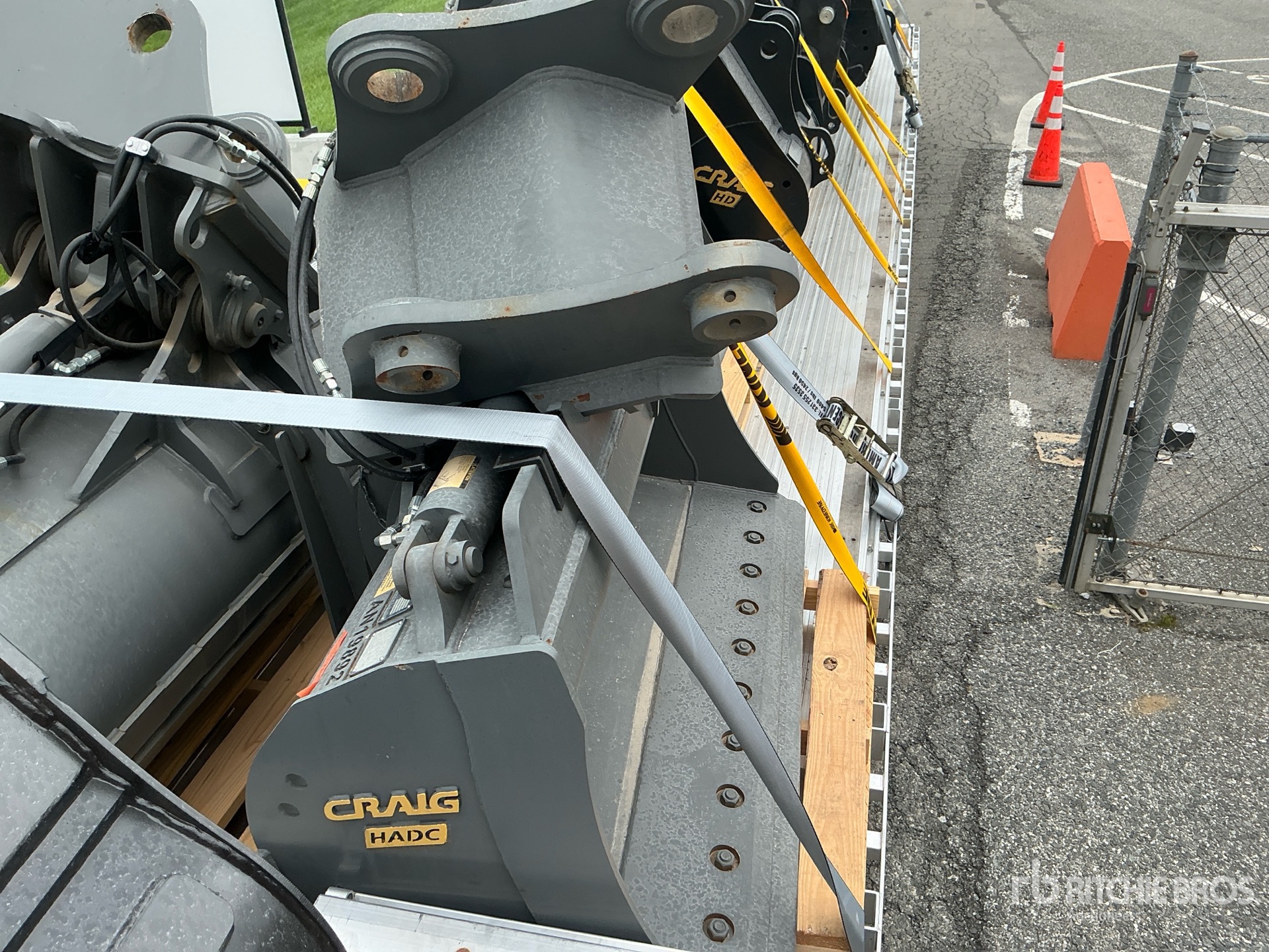 Craig Hydraulic Tilting - Fits Volvo  ...