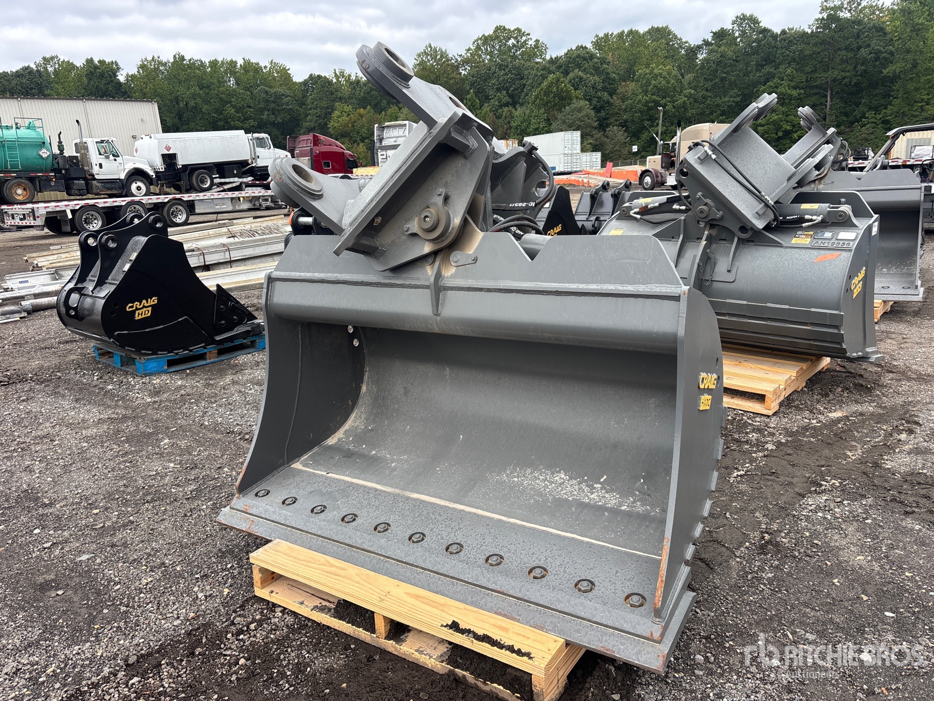  Craig Hydraulic Tilting - Fits Volvo  ...