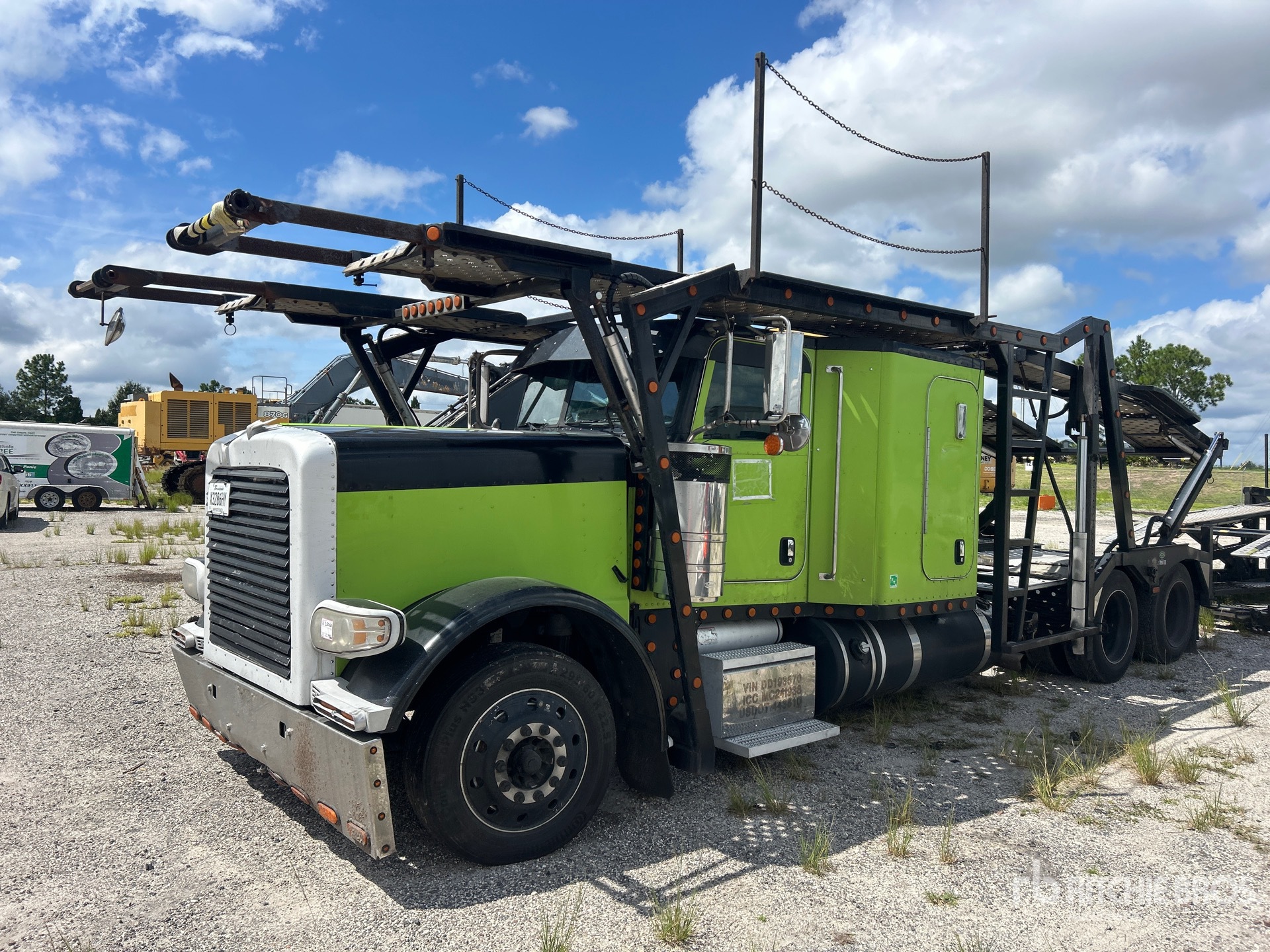 2013 Peterbilt 6x4
