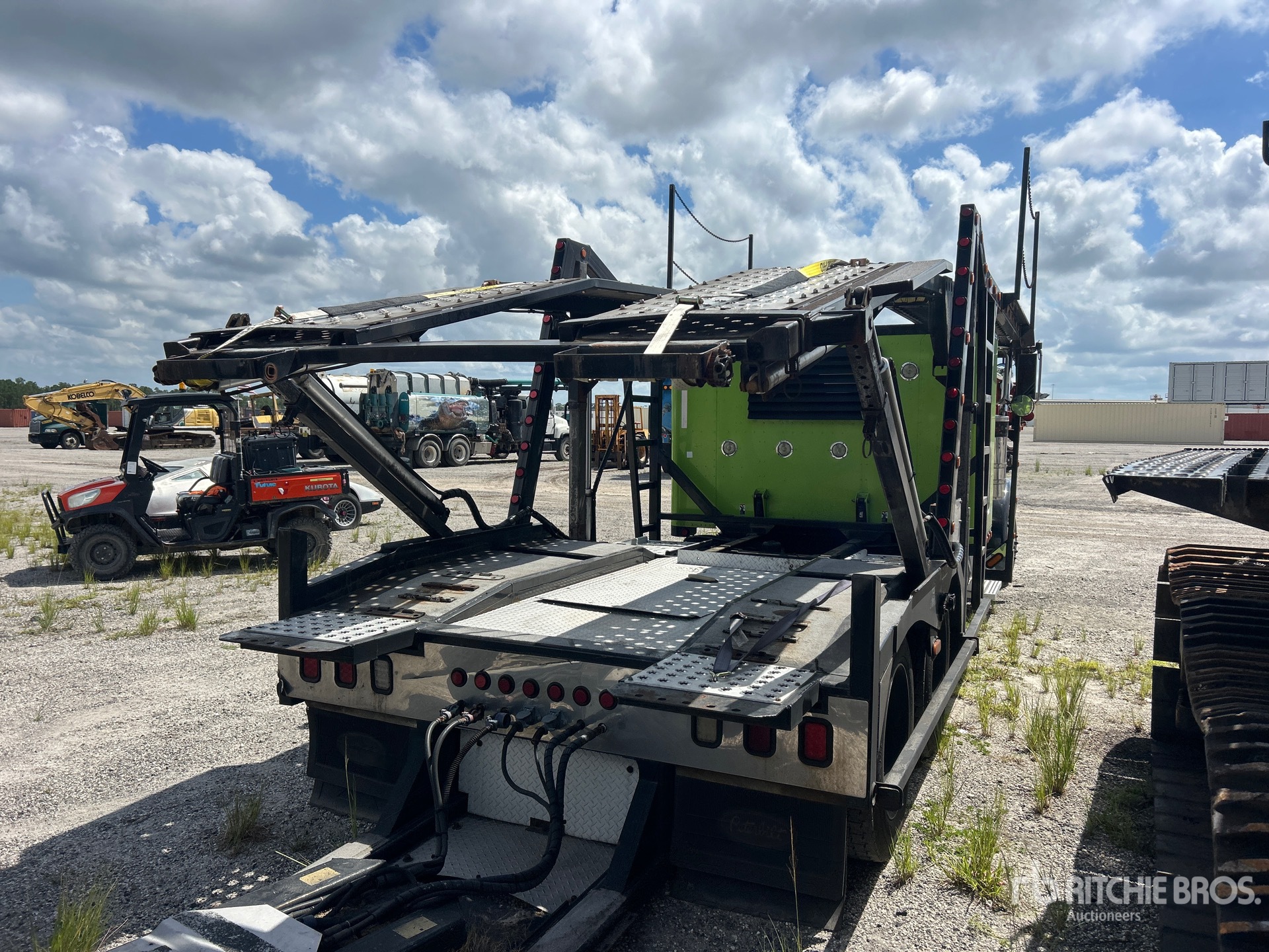 2013 Peterbilt 6x4