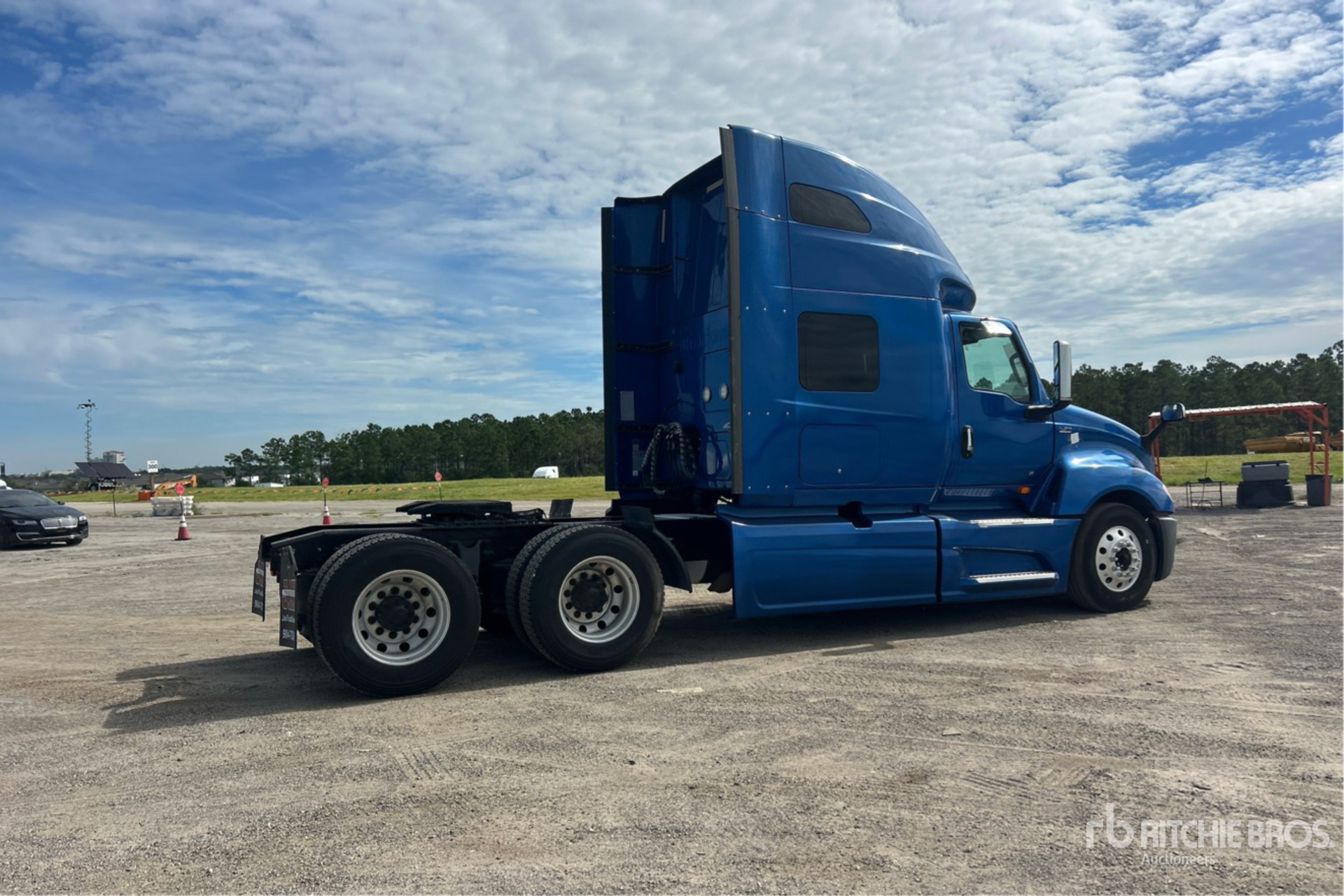 2020 International LT625