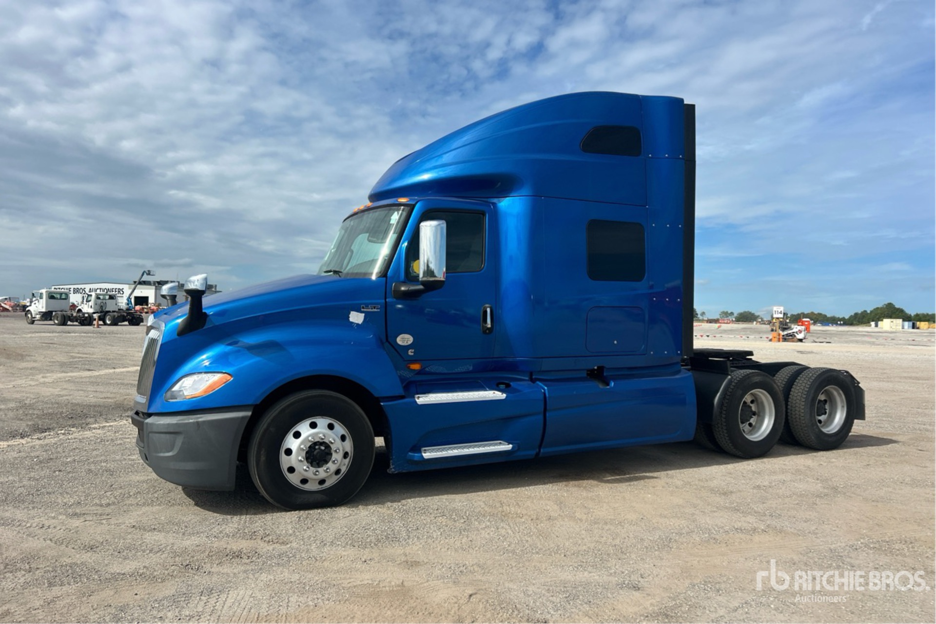 2020 International LT625