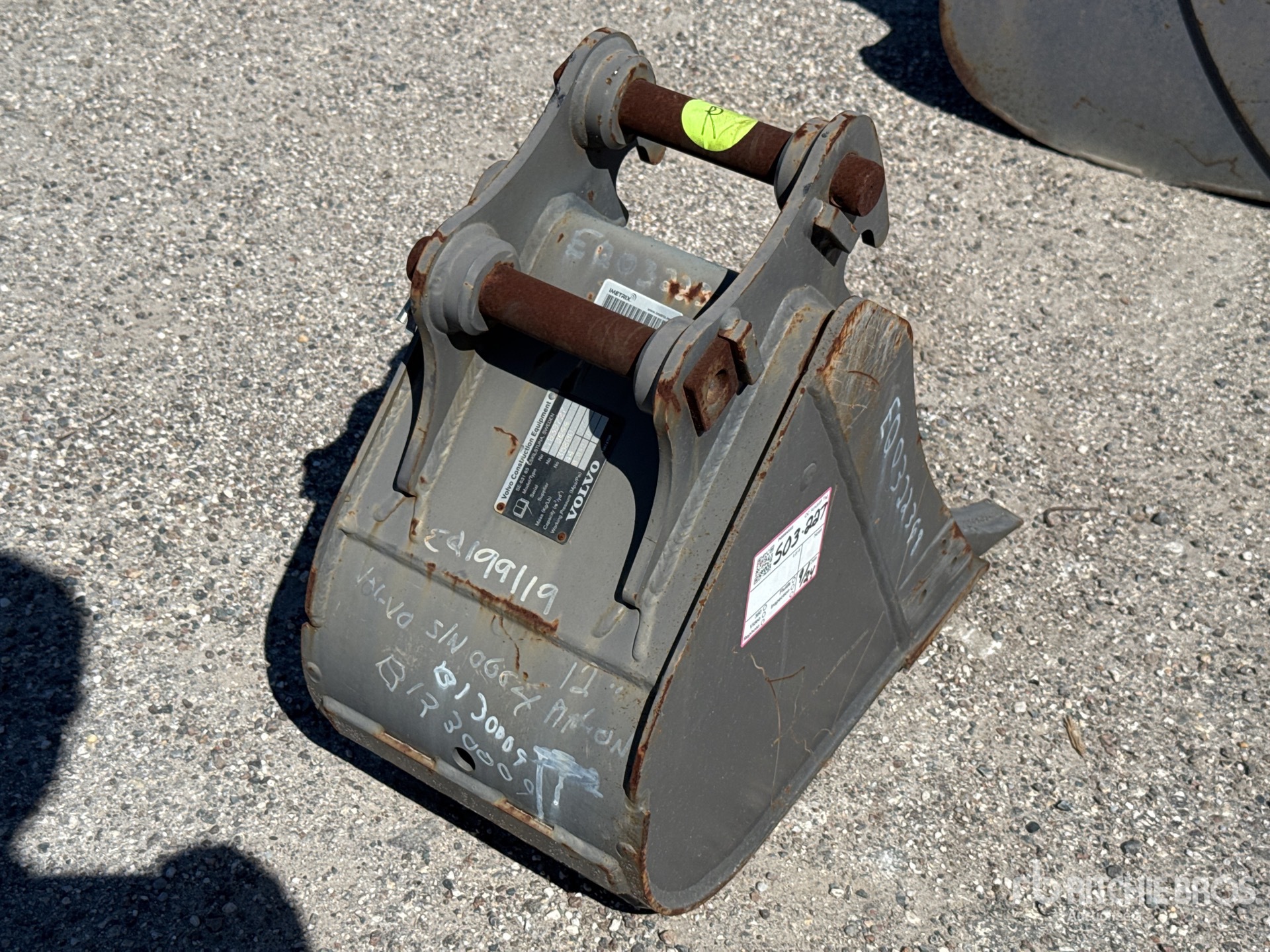 Volvo 12 in Digging