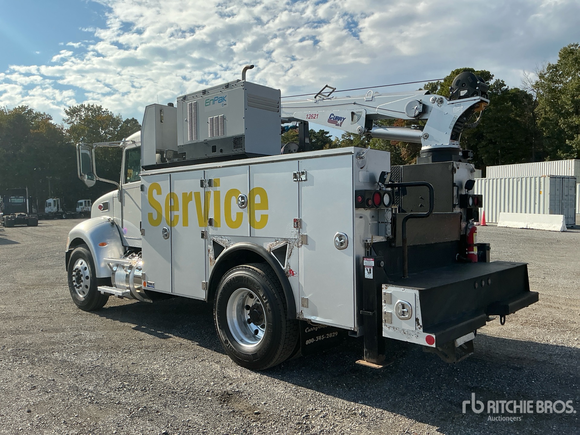 2017 Peterbilt 330