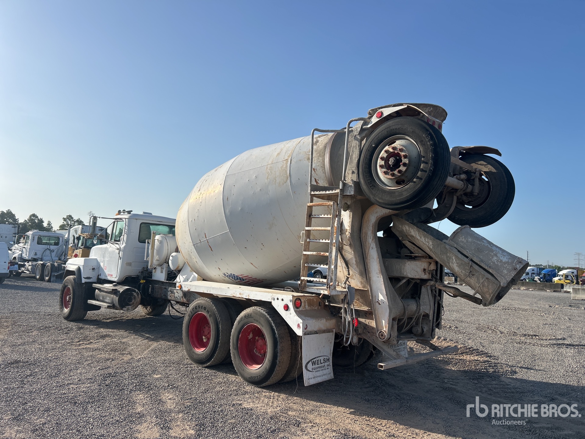 2000 Mack RD690S