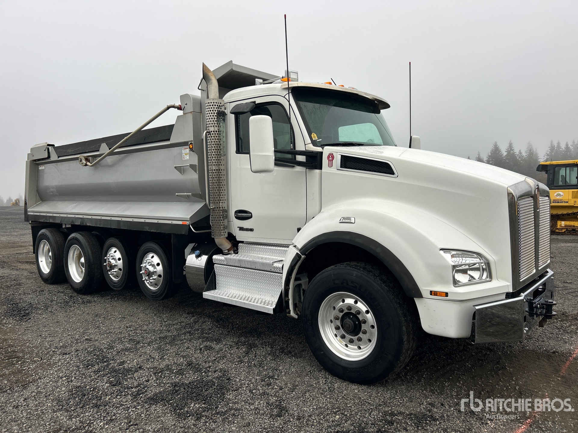 2024 Kenworth T880