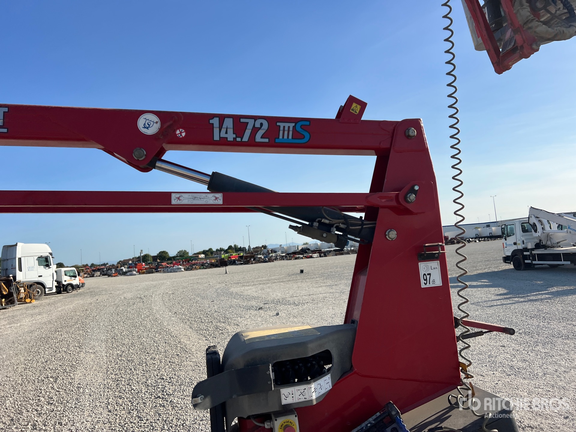 2018 Hinowa LIGHT LIFT 14.7