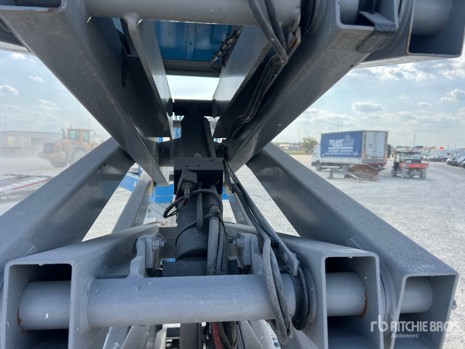 2019 Genie GS-3246