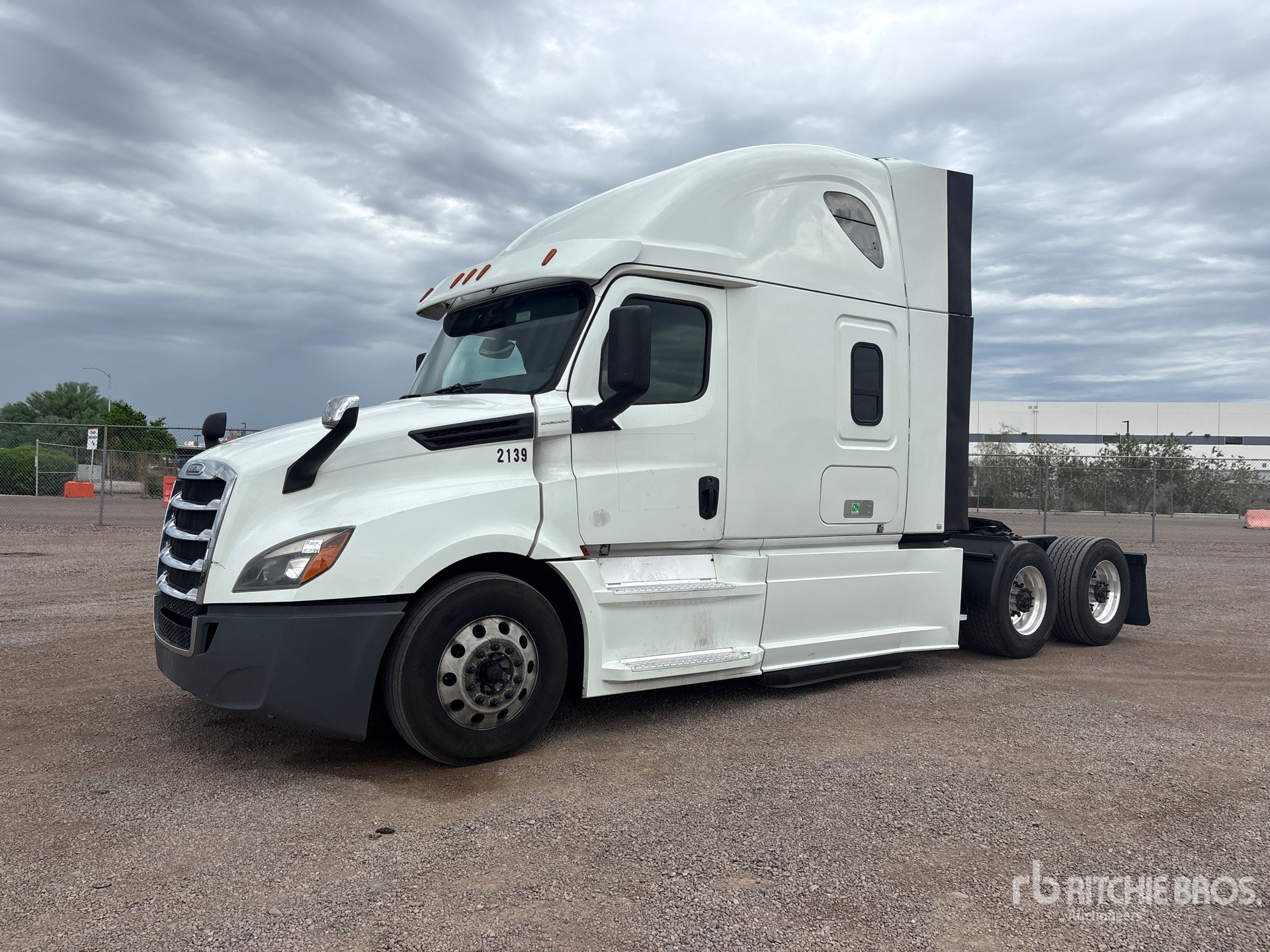 2019 Freightliner CASCADIA 126