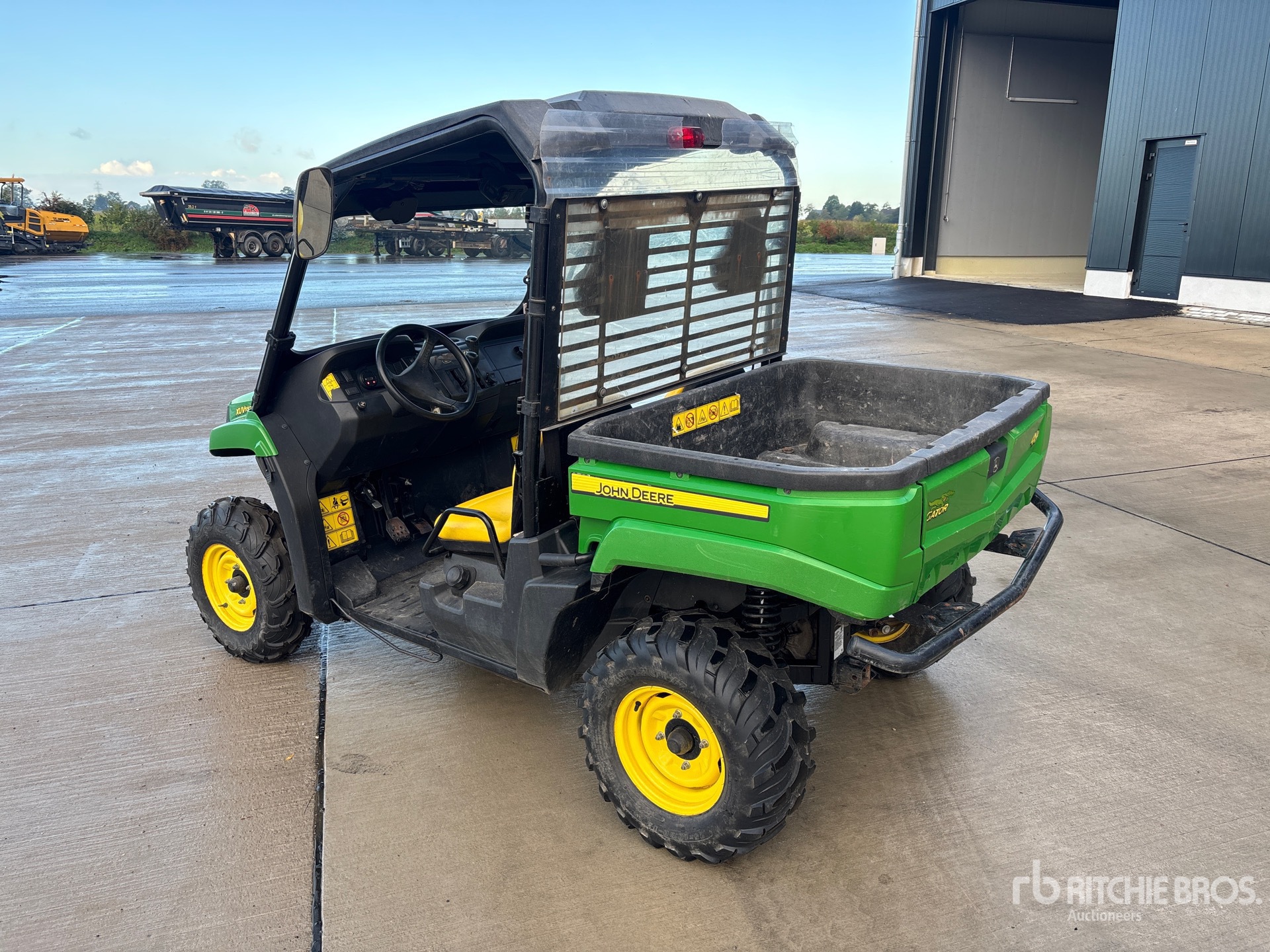 2015 John Deere GATOR XUV 550