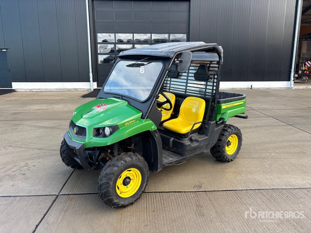 2015 John Deere Gator XUV 550 Utility Vehicle