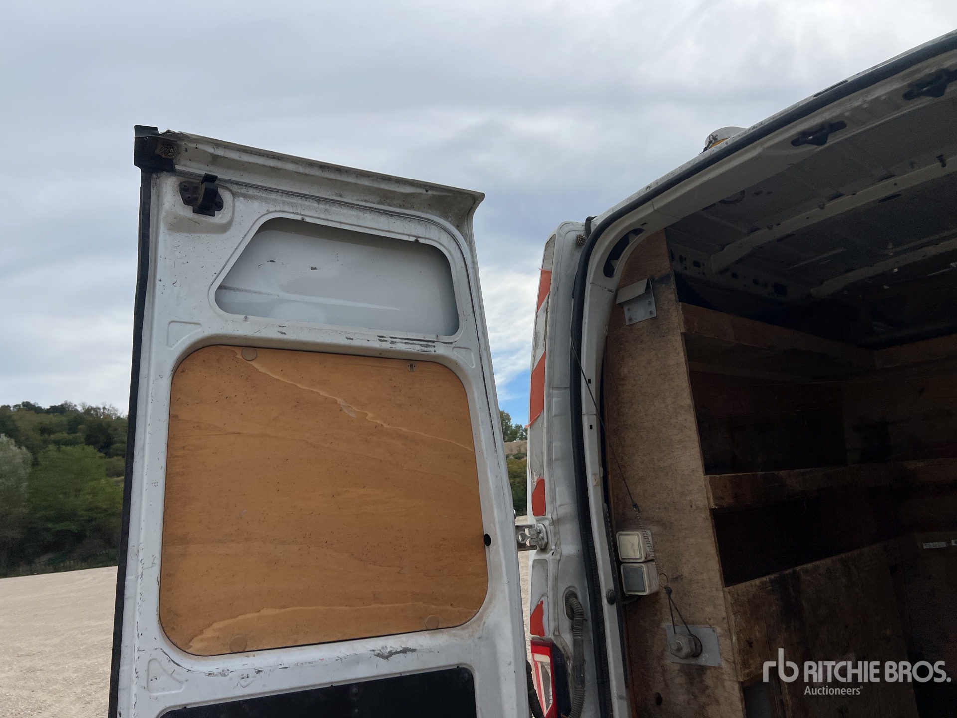 2011 Renault MASTER DCI125 F