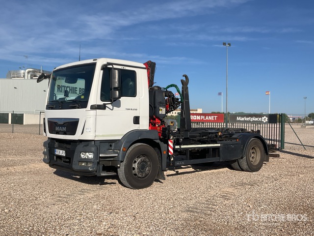 2016 MAN TGM 18.250 Hooklift Truck
