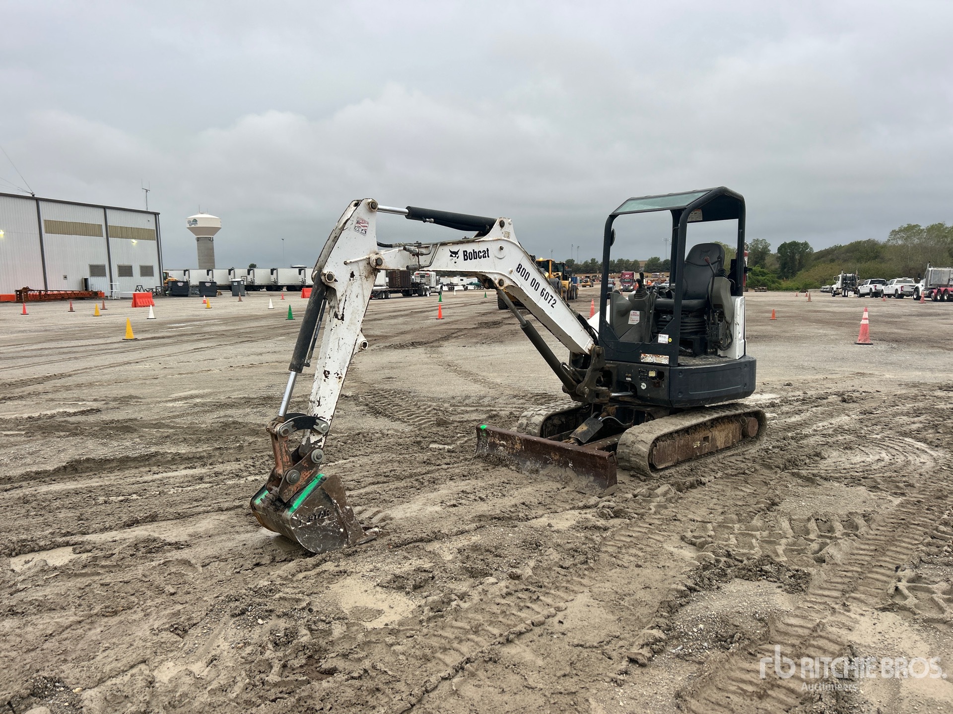 Photo of 2013 Bobcat E32M