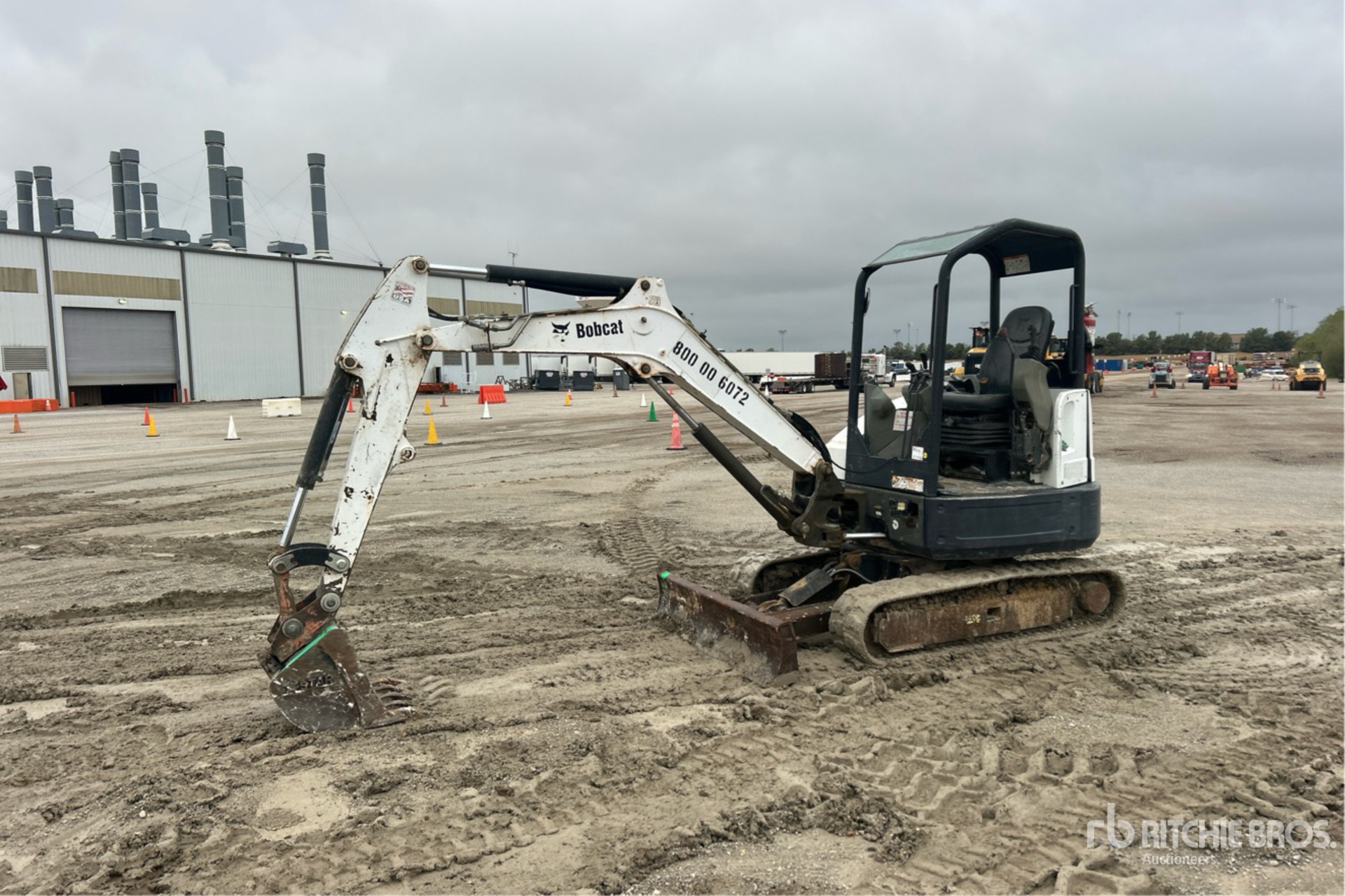 2013 Bobcat E32M