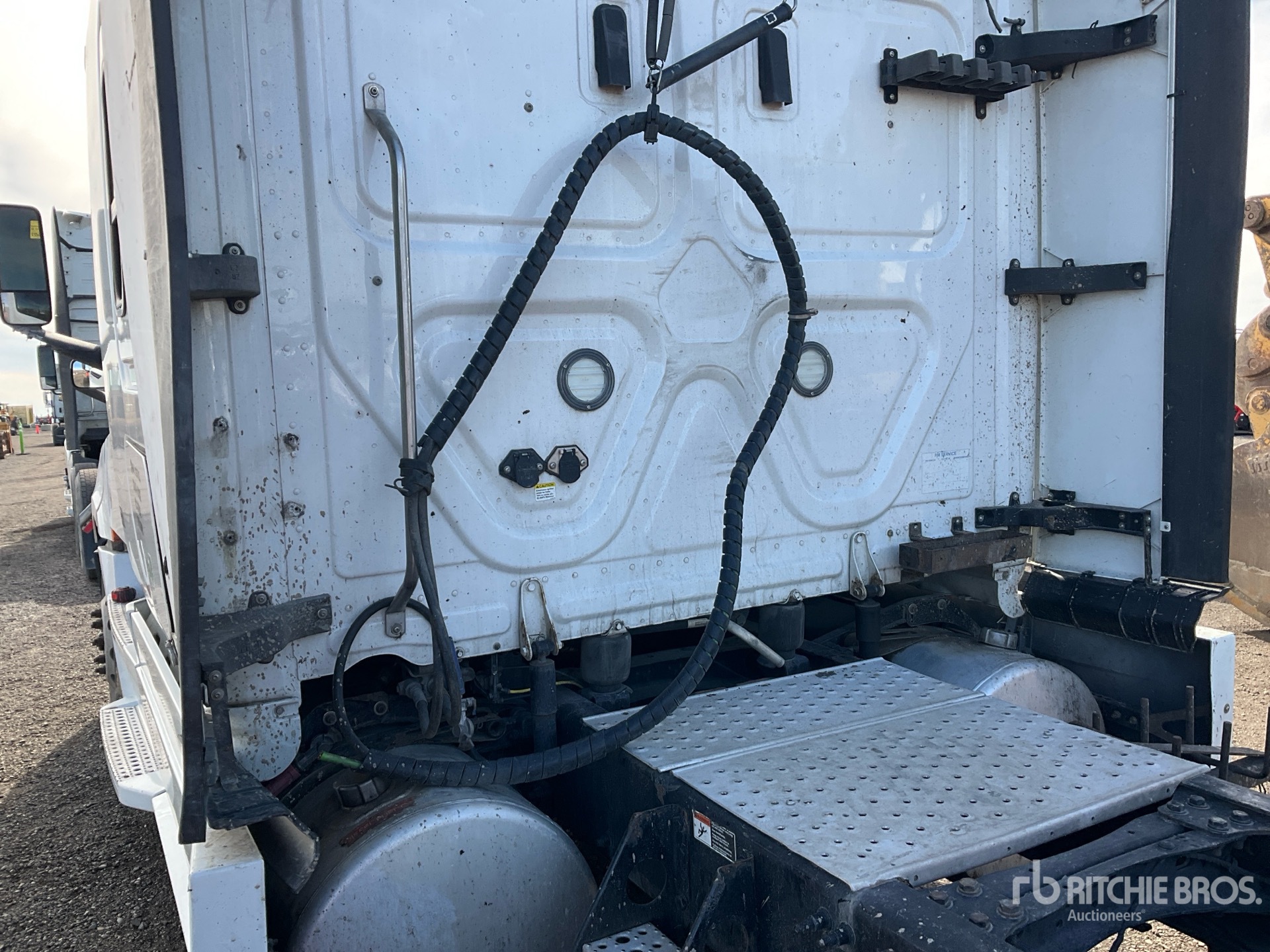 2022 Freightliner CASCADIA 126