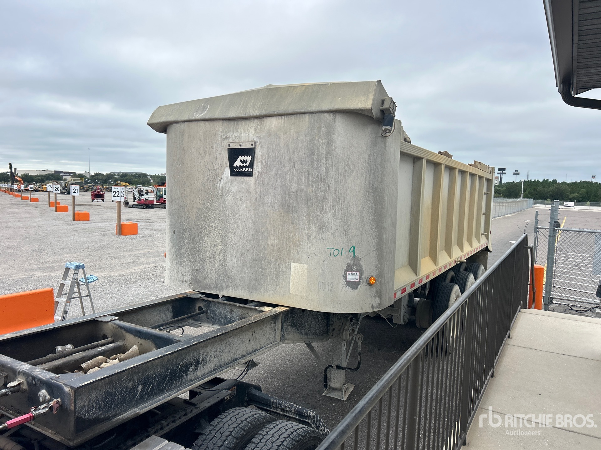 2019 Warren 30 ft 6 in Tri/A