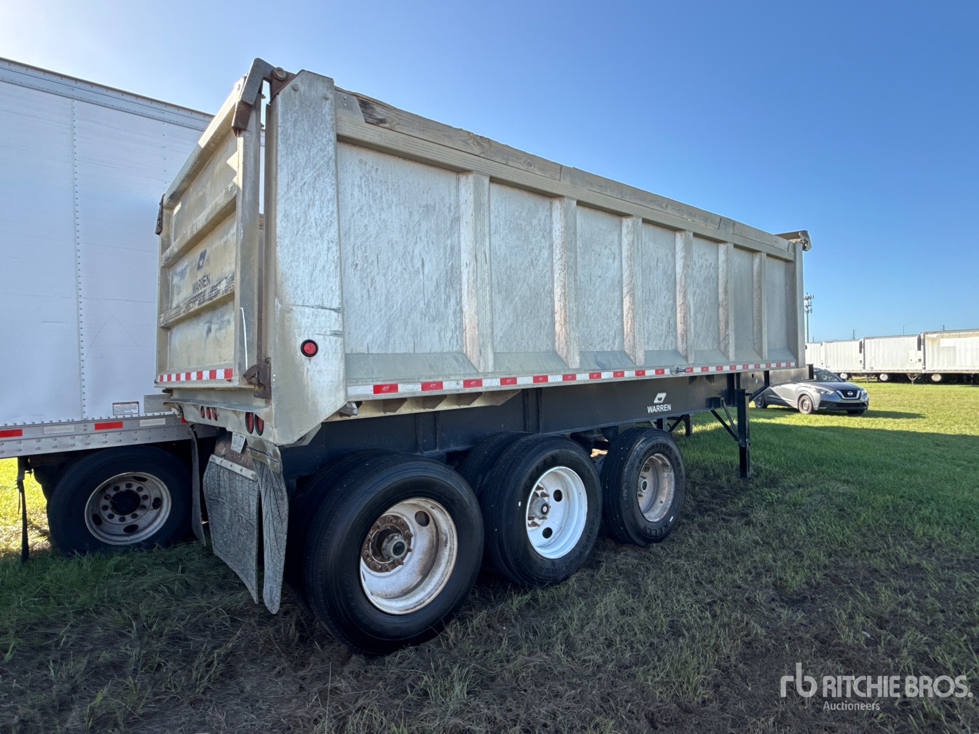 2019 Warren 30 FT 6 IN TRI/A