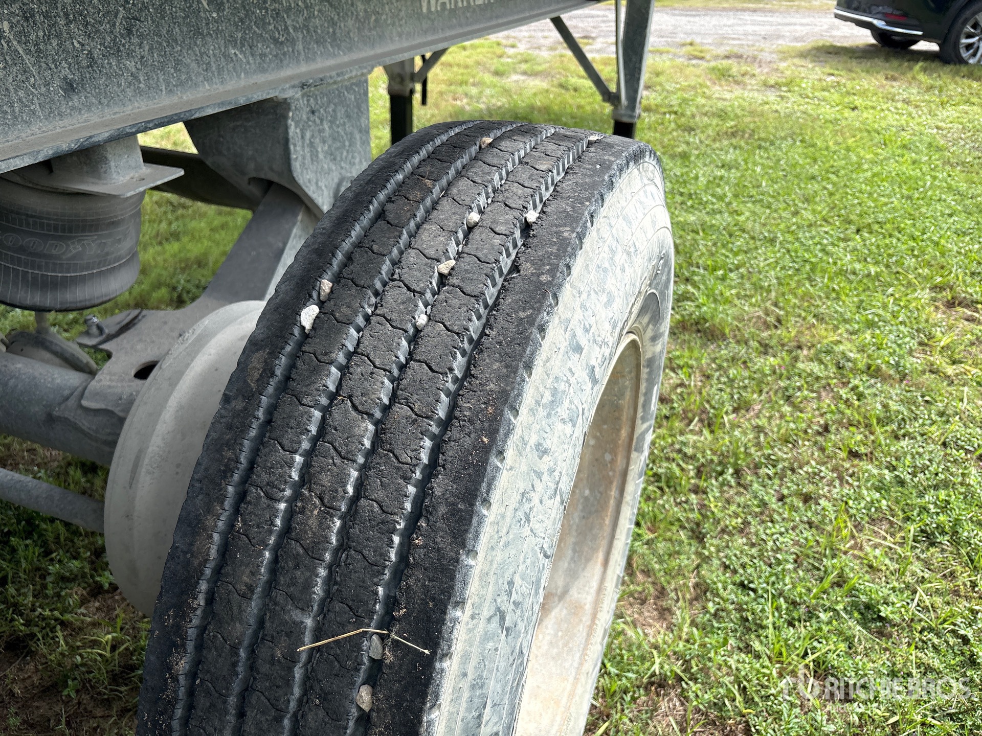 2019 Warren 30 ft 6 in Tri/A