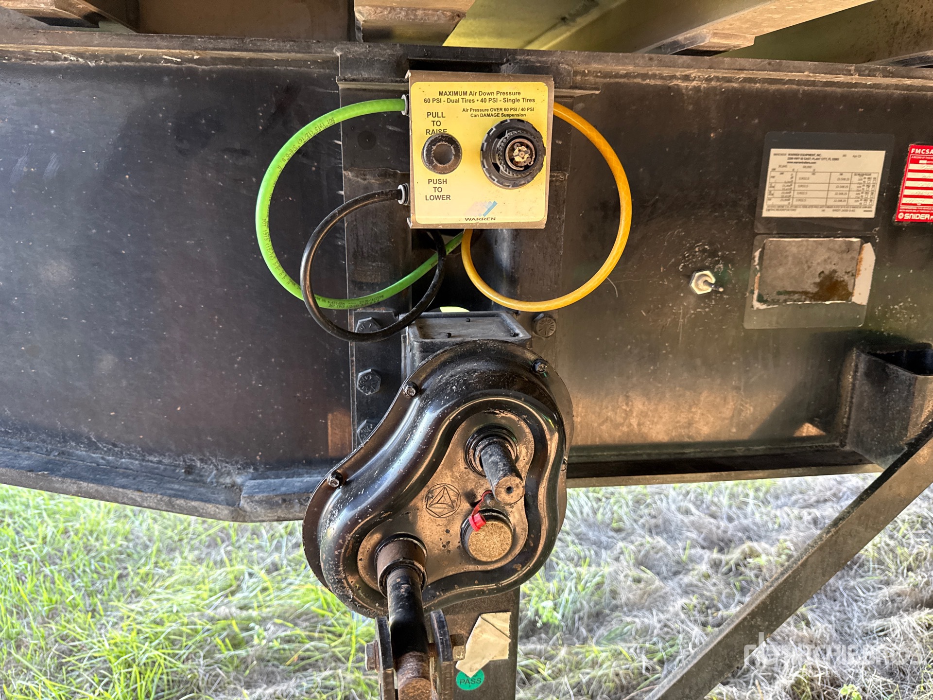 2019 Warren 30 FT 6 IN TRI/A