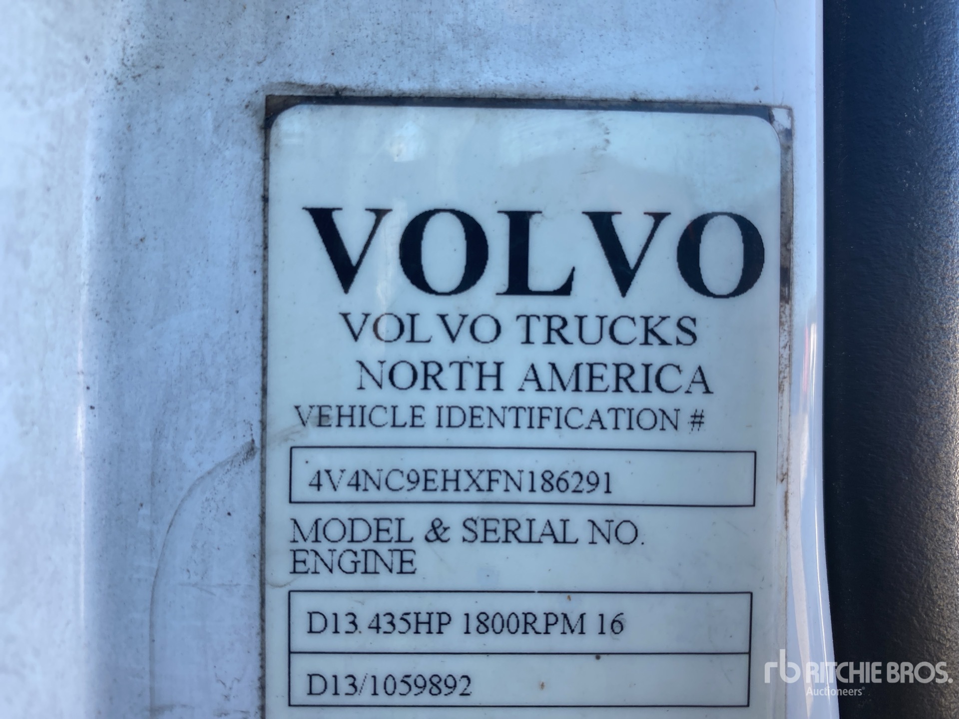 2015 Volvo VNL640