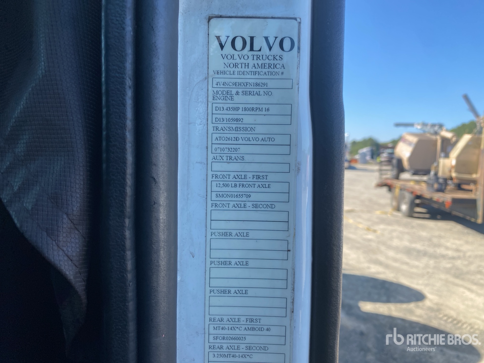 2015 Volvo VNL640