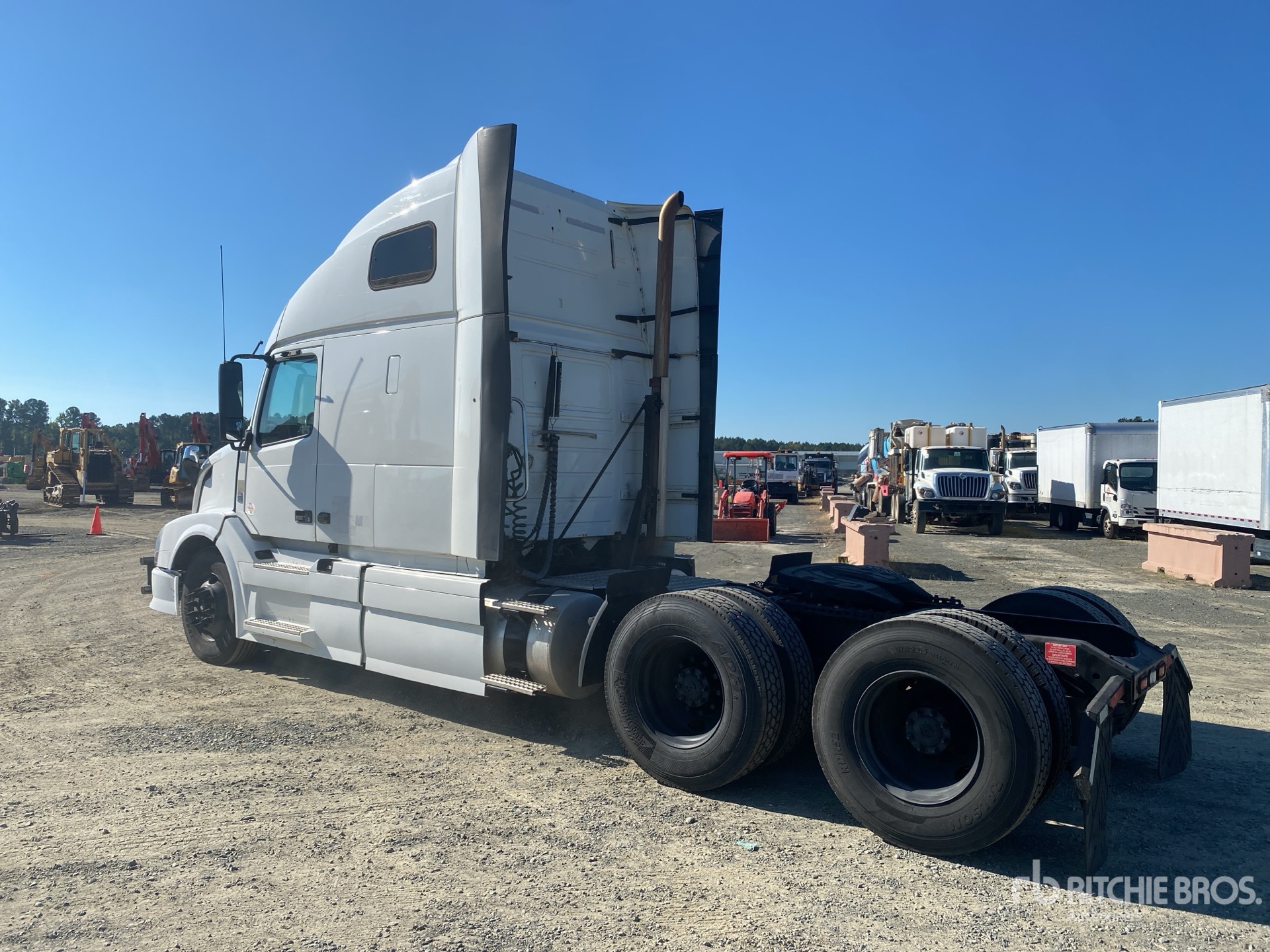2015 Volvo VNL640