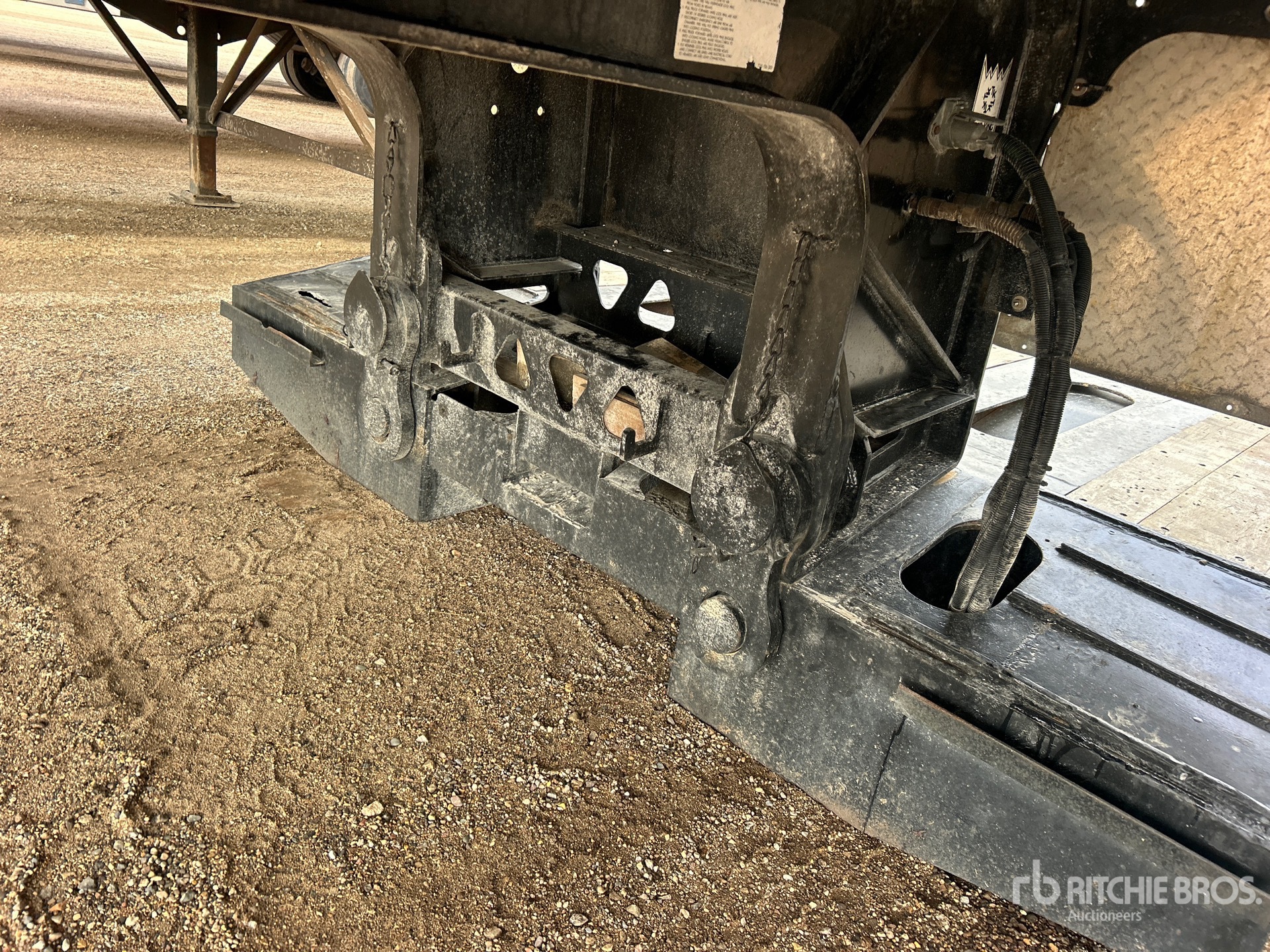 2002 Trail King T/A 53 ft Extendable Removable  ...