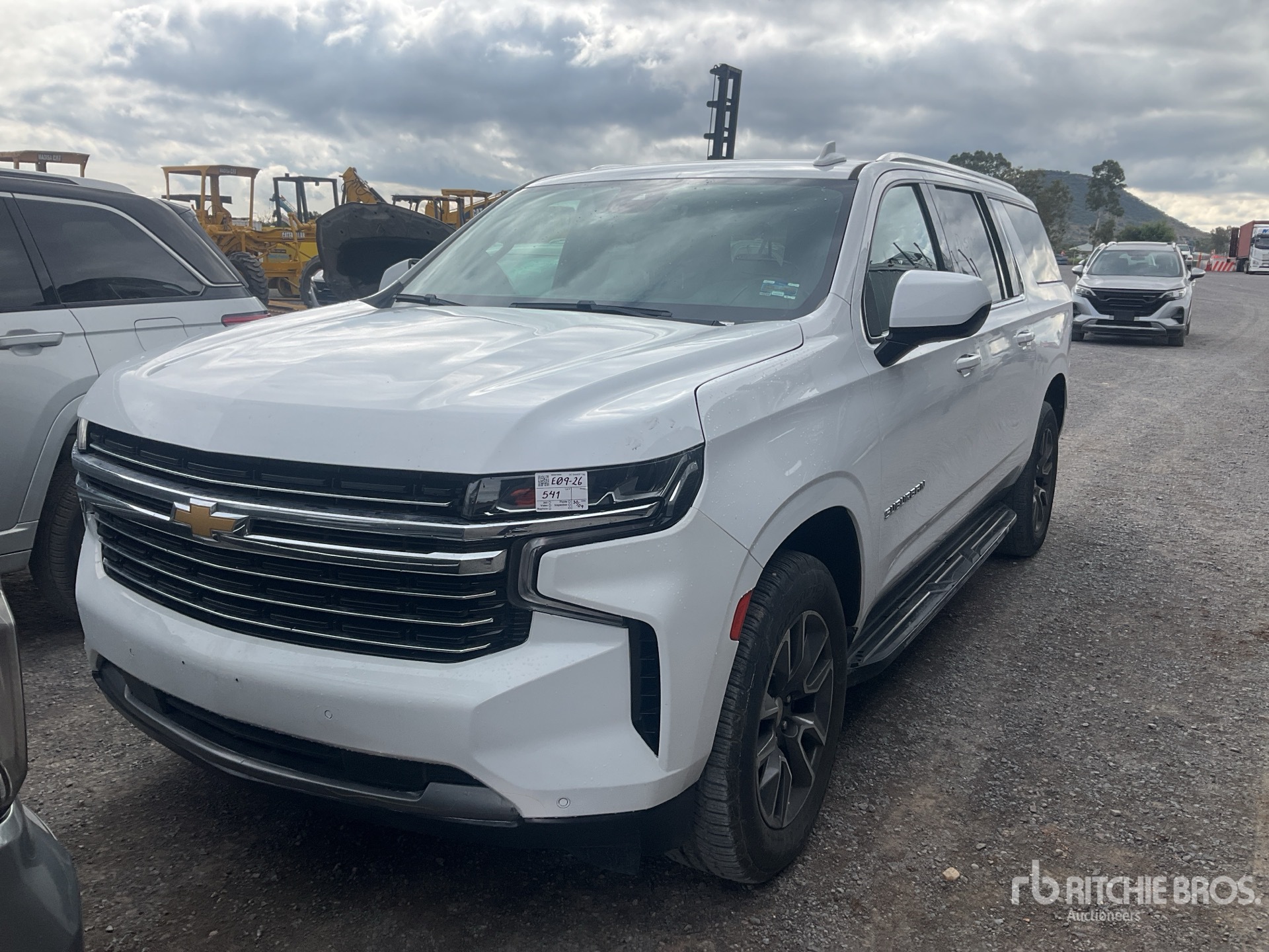 Photo of 2023 Chevrolet SUBURBAN