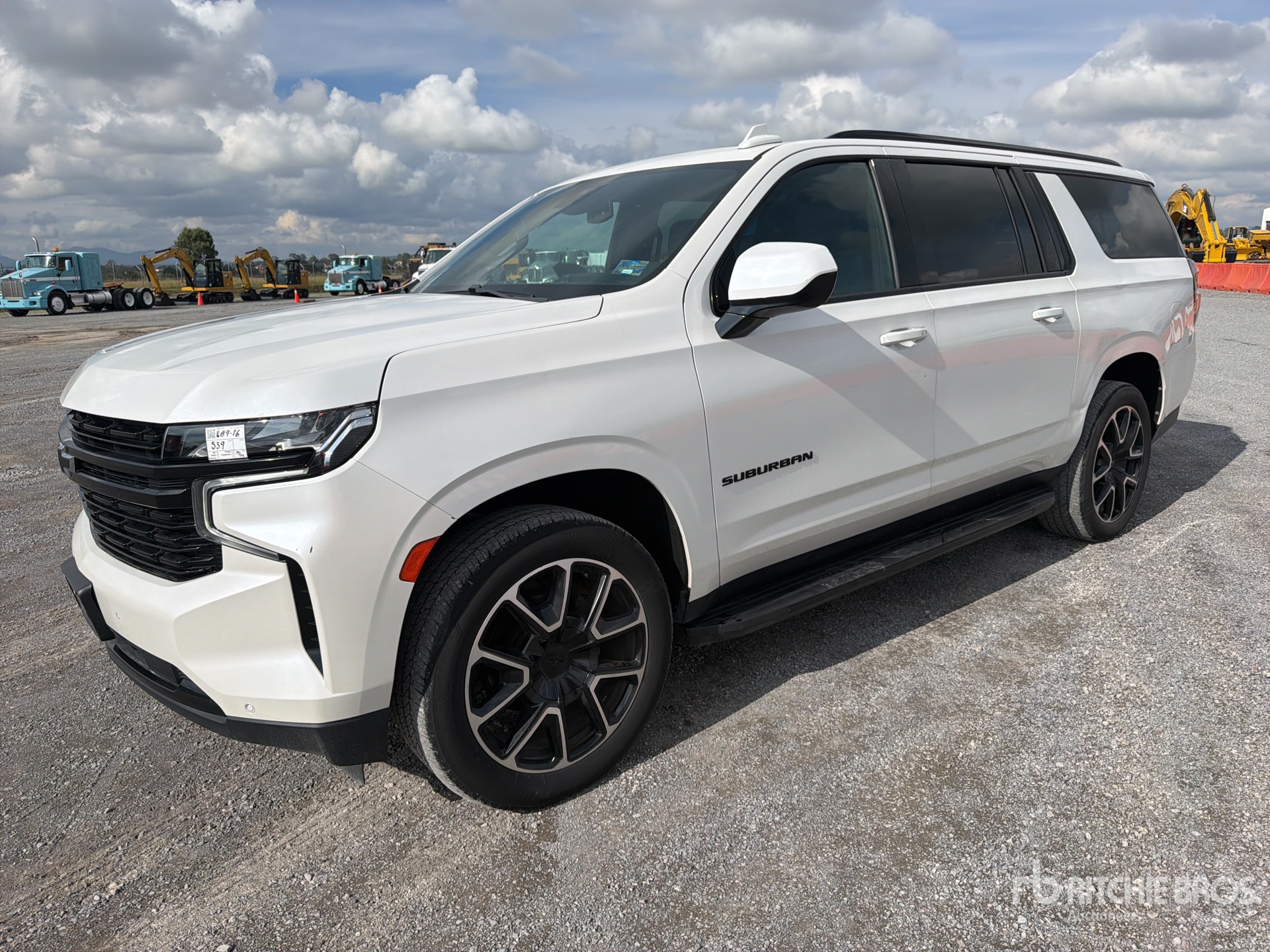 Photo of 2023 Chevrolet SUBURBAN