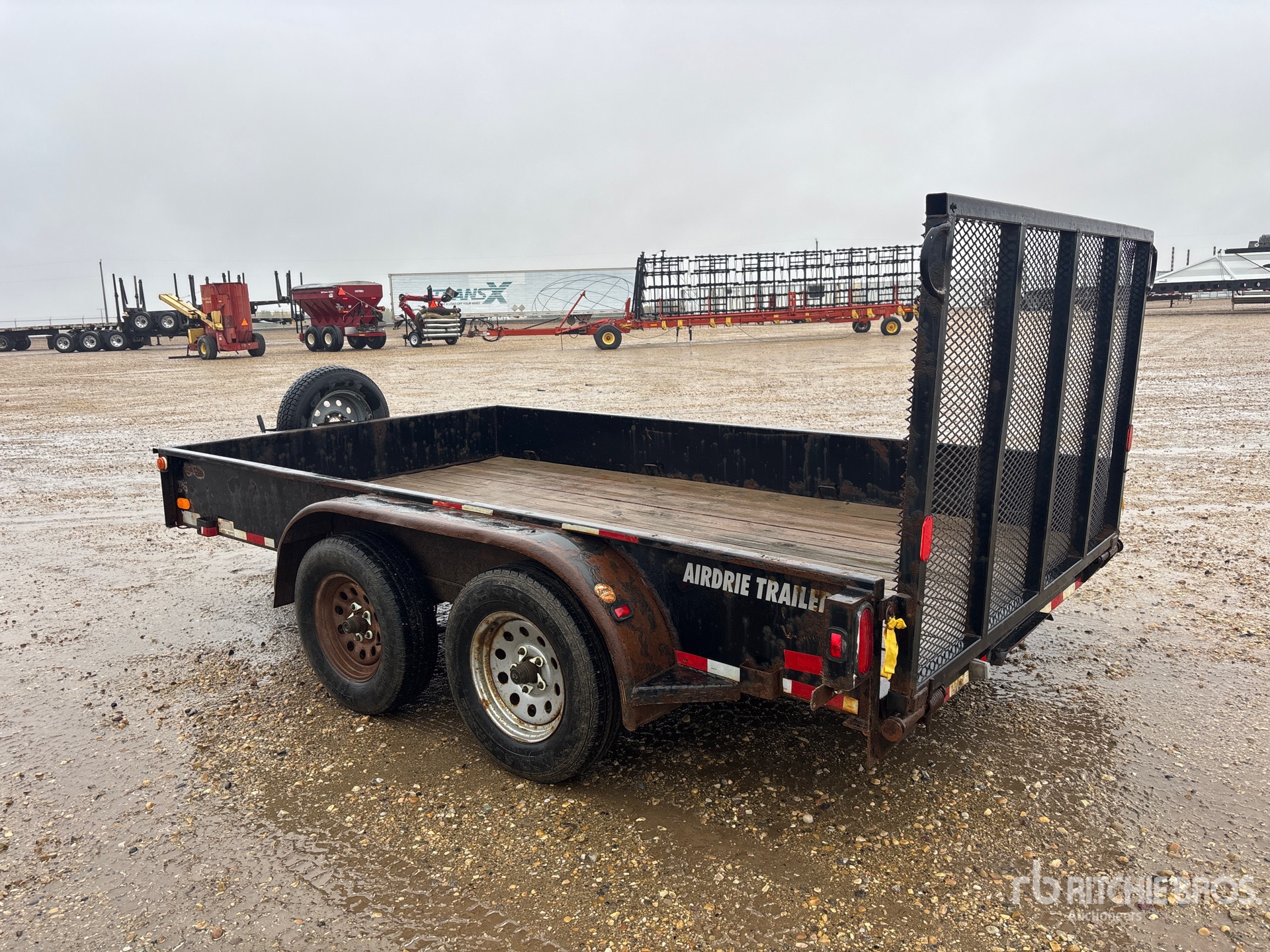 2011 Road Clipper 32STAL12X83