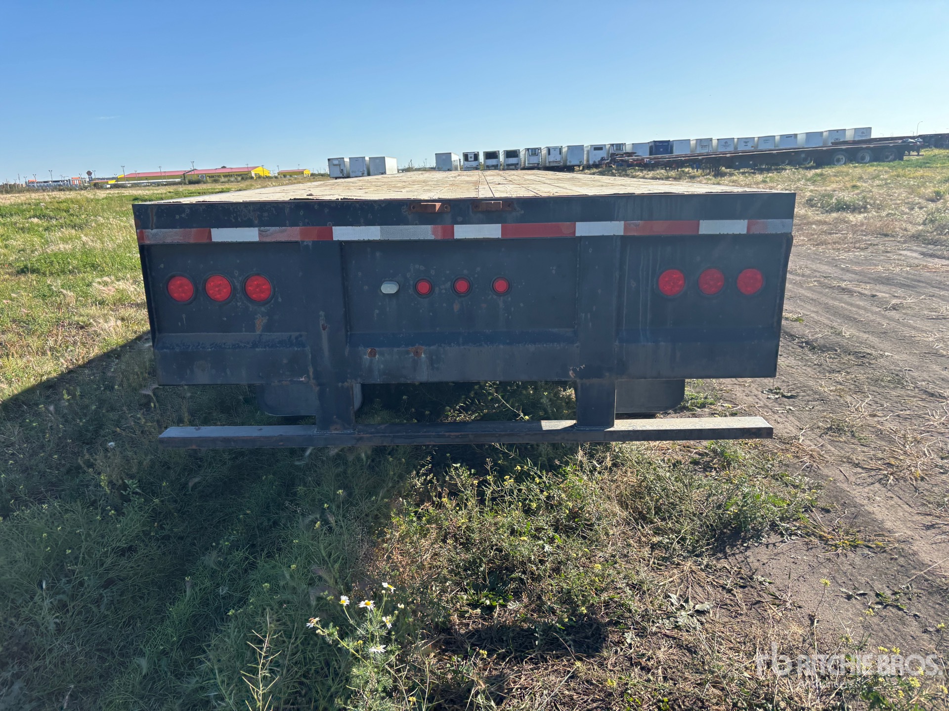 2005 Wrem 40 ft Tri/A