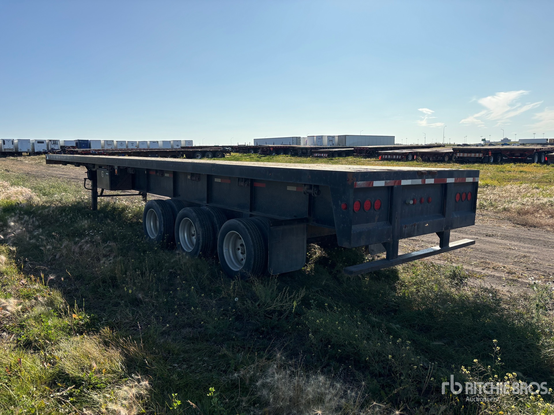 2005 Wrem 40 ft Tri/A