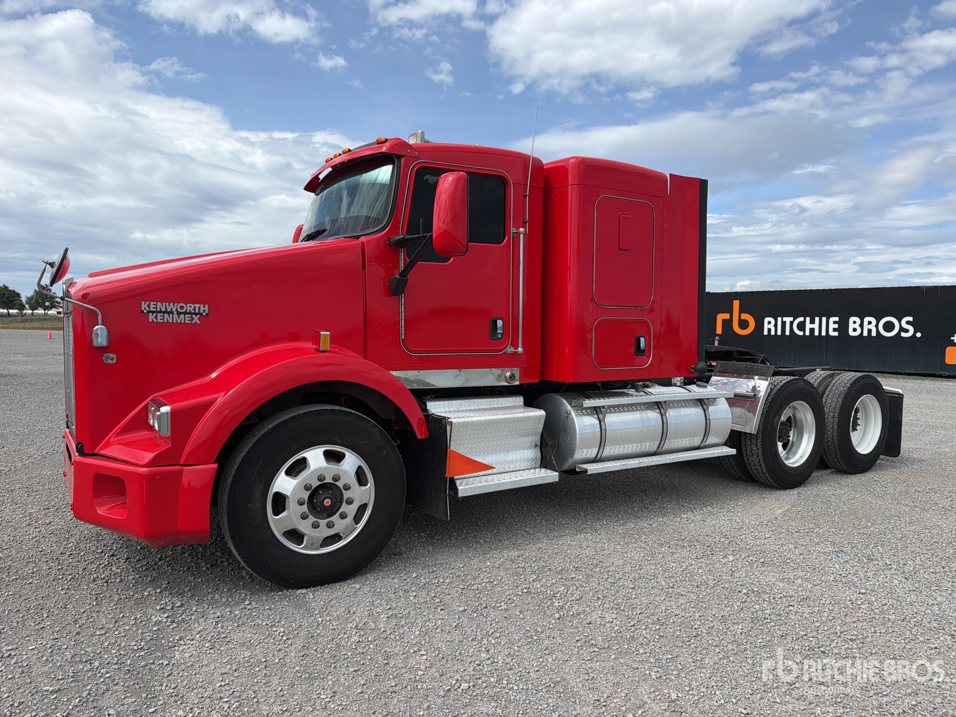 Photo of 2016 Kenworth T800