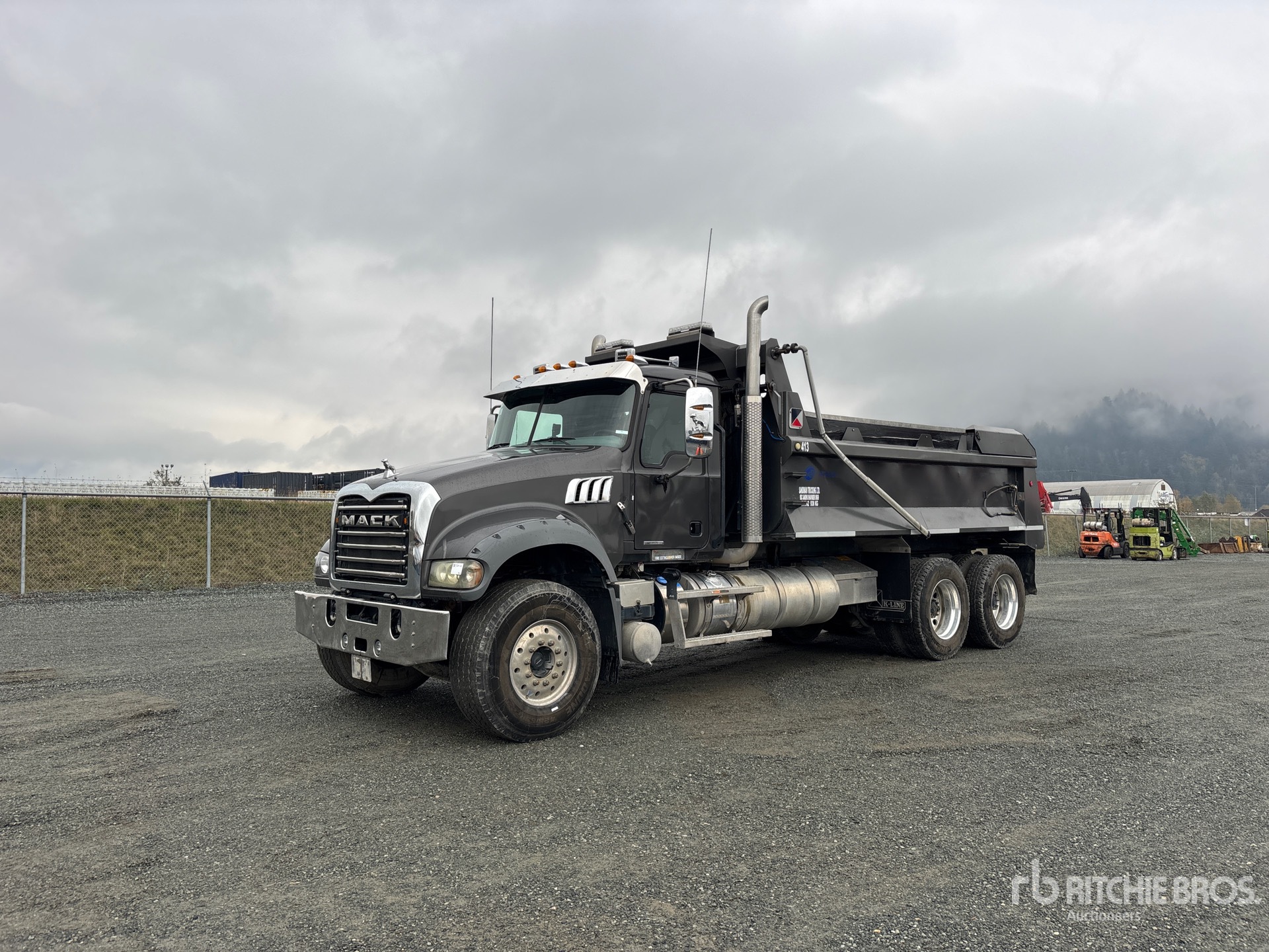 2024 Mack GRANITE