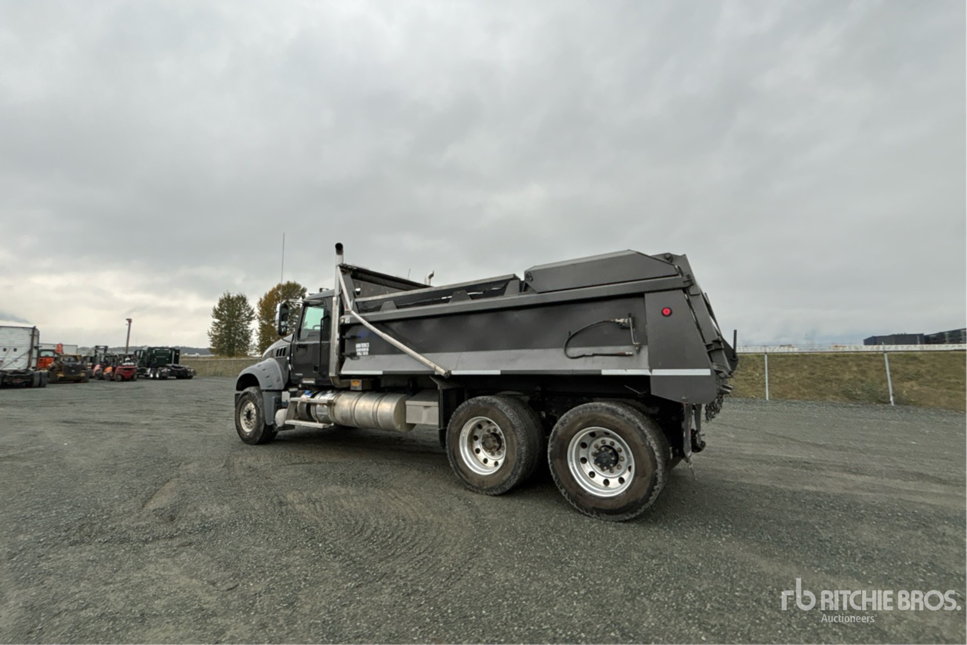 2024 Mack GRANITE