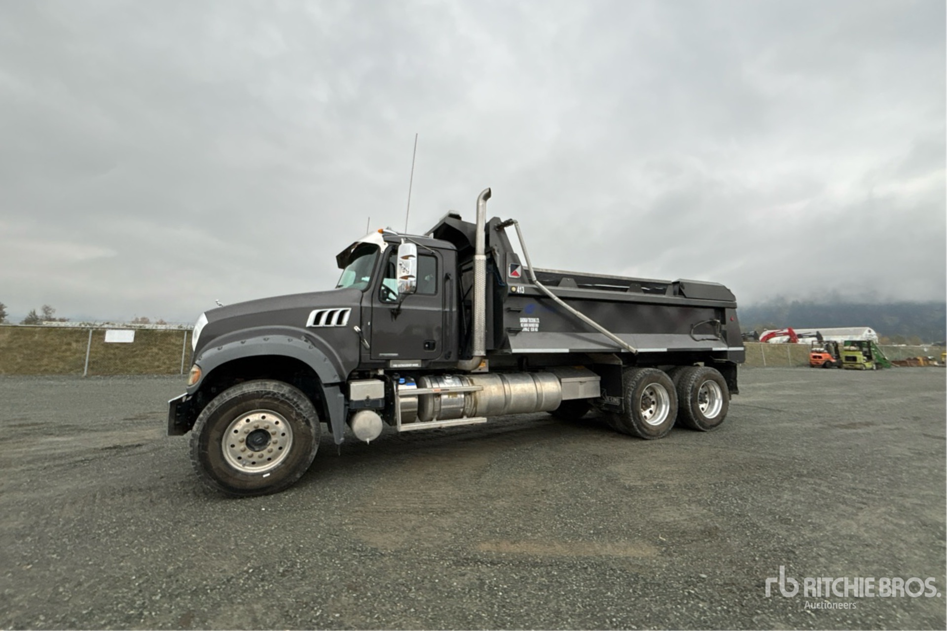2024 Mack GRANITE