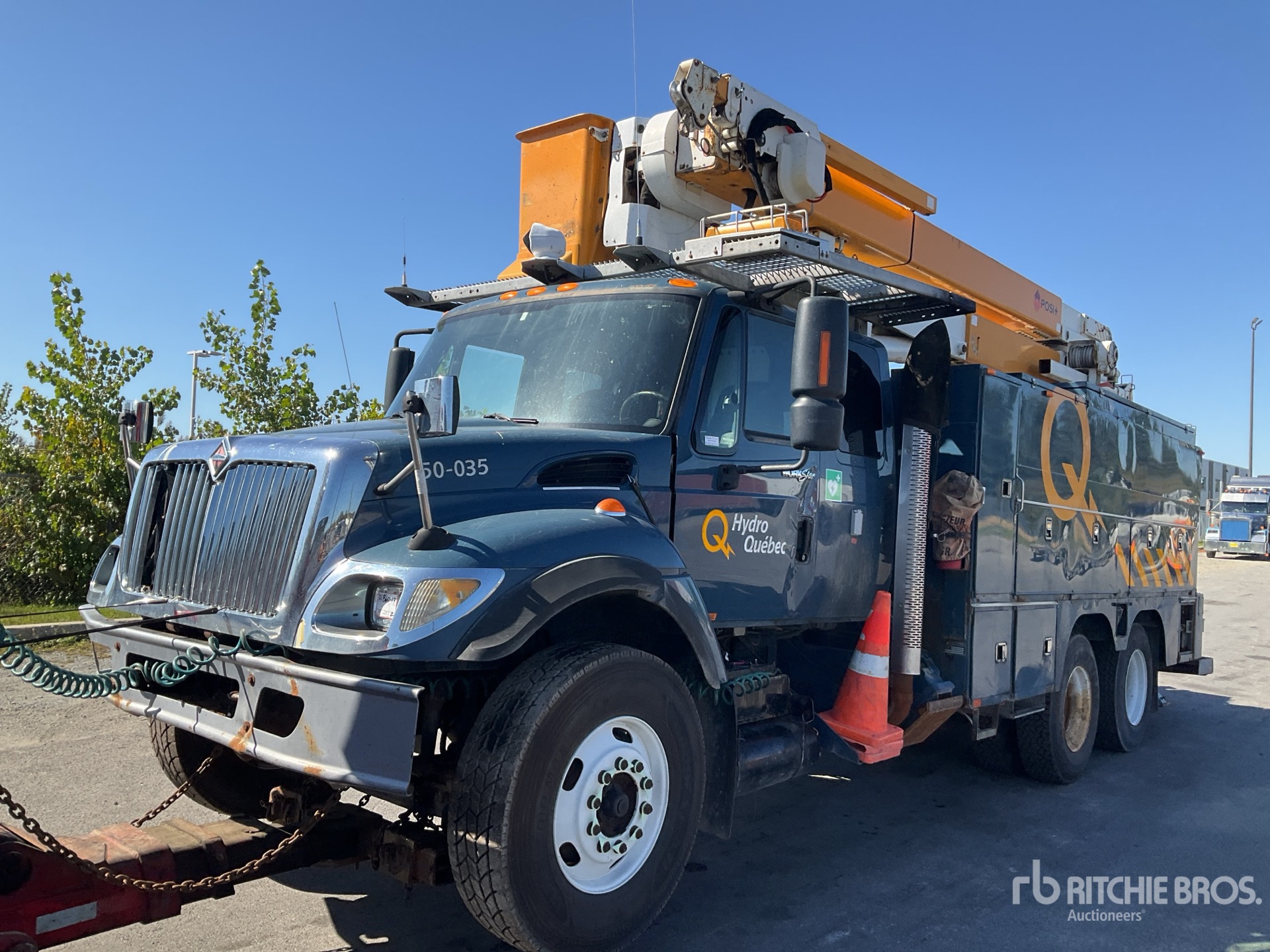 2006 International 7400 SBA