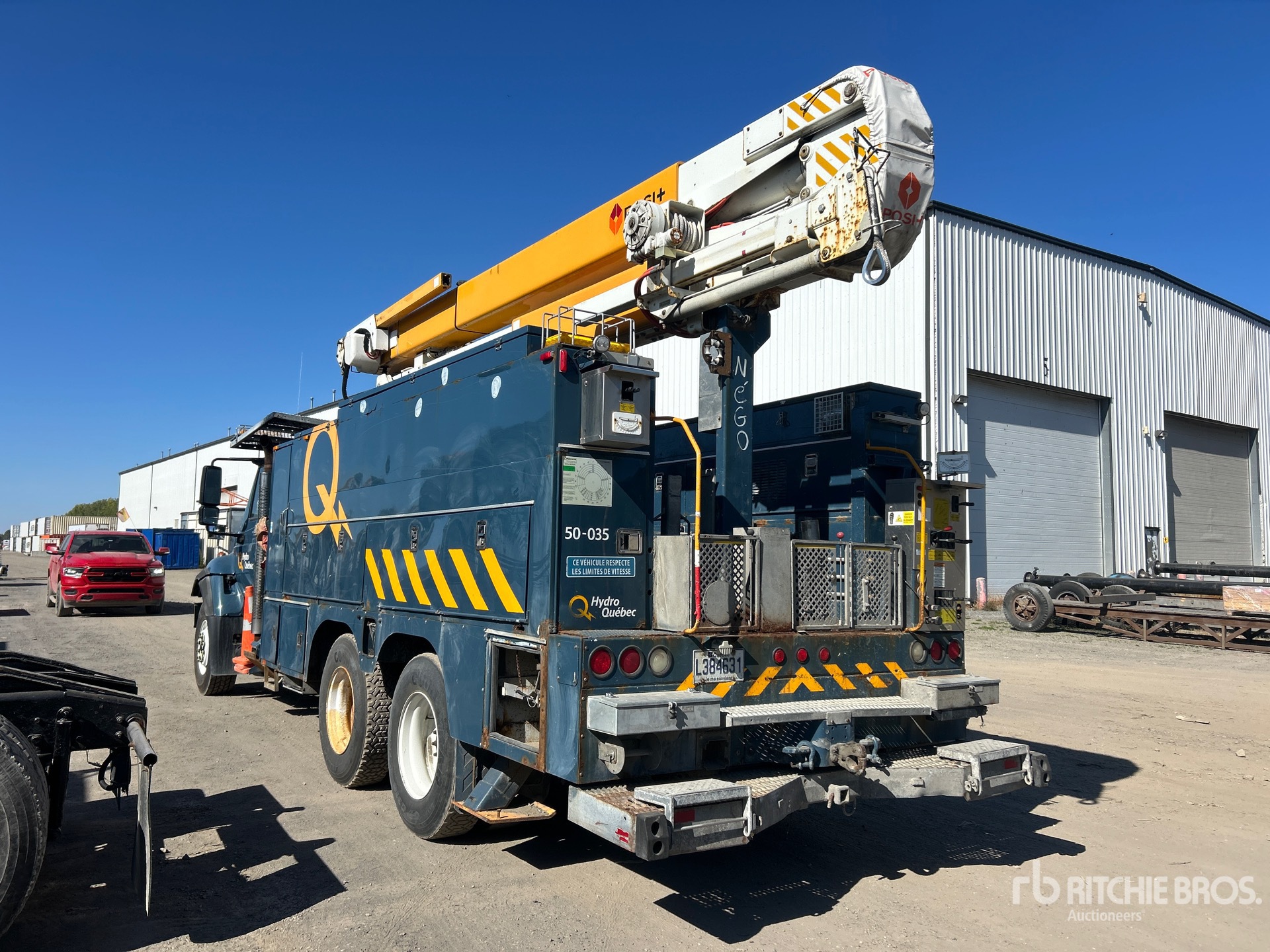 2006 International 7400 SBA