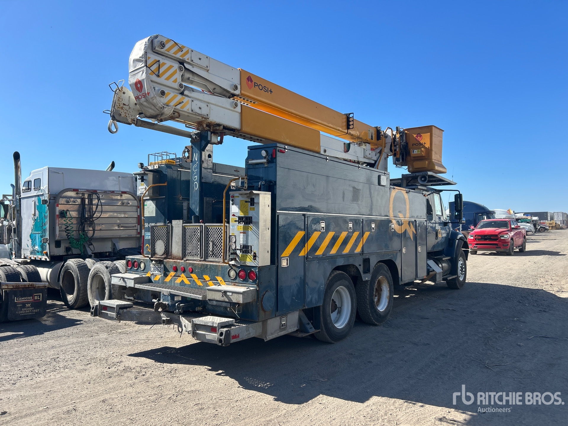 2006 International 7400 SBA