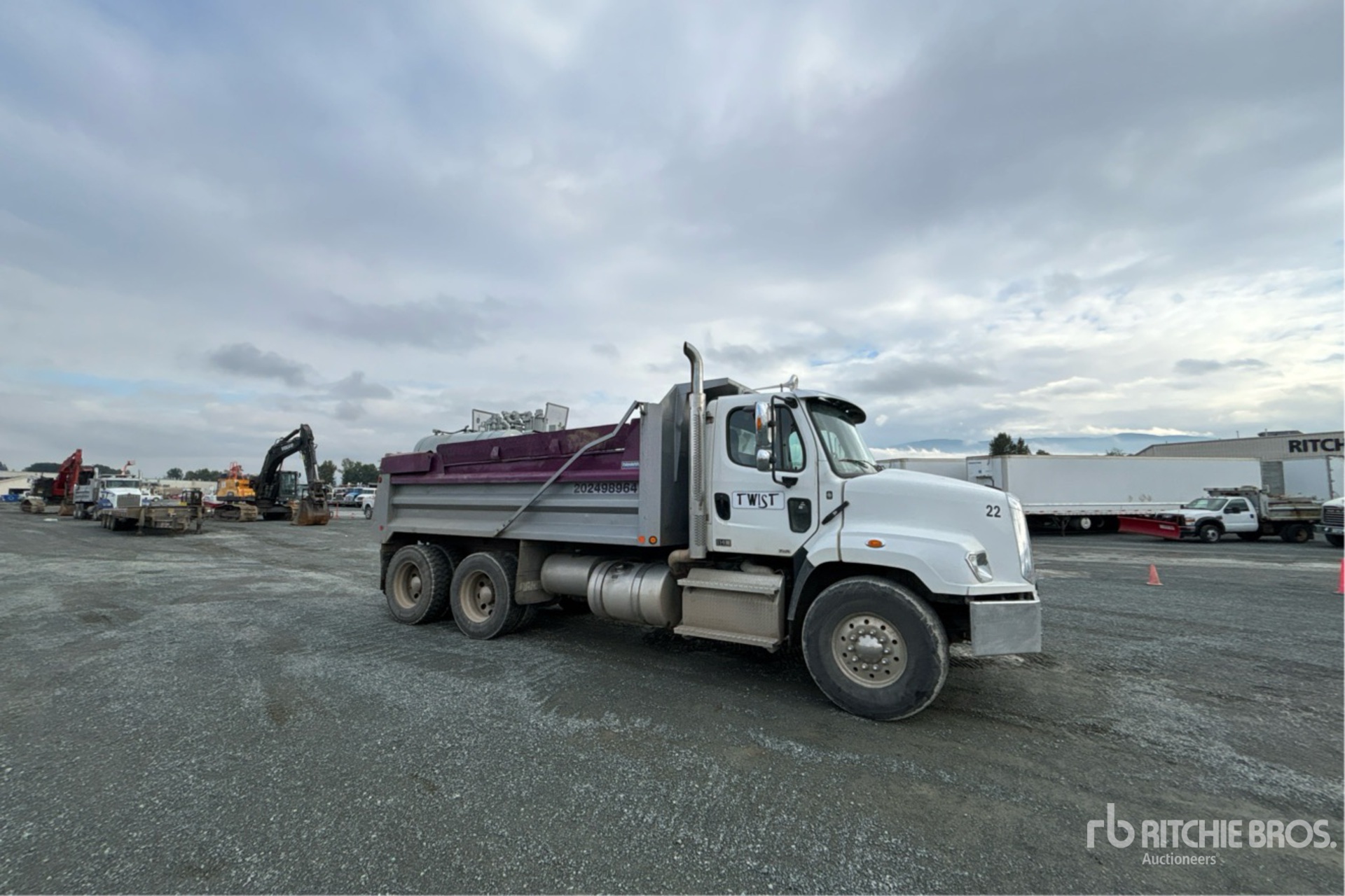 2022 Freightliner 114SD