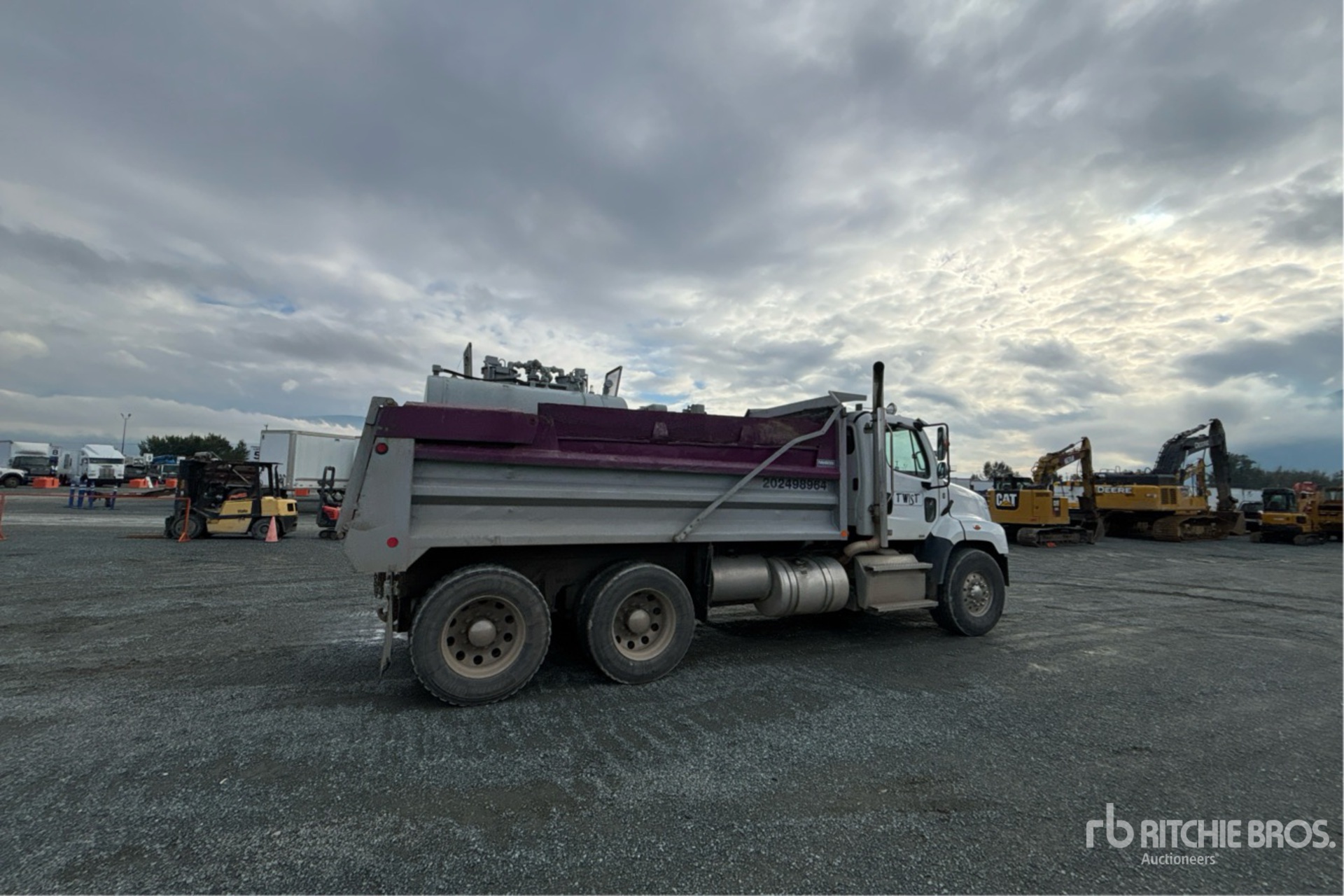 2022 Freightliner 114SD