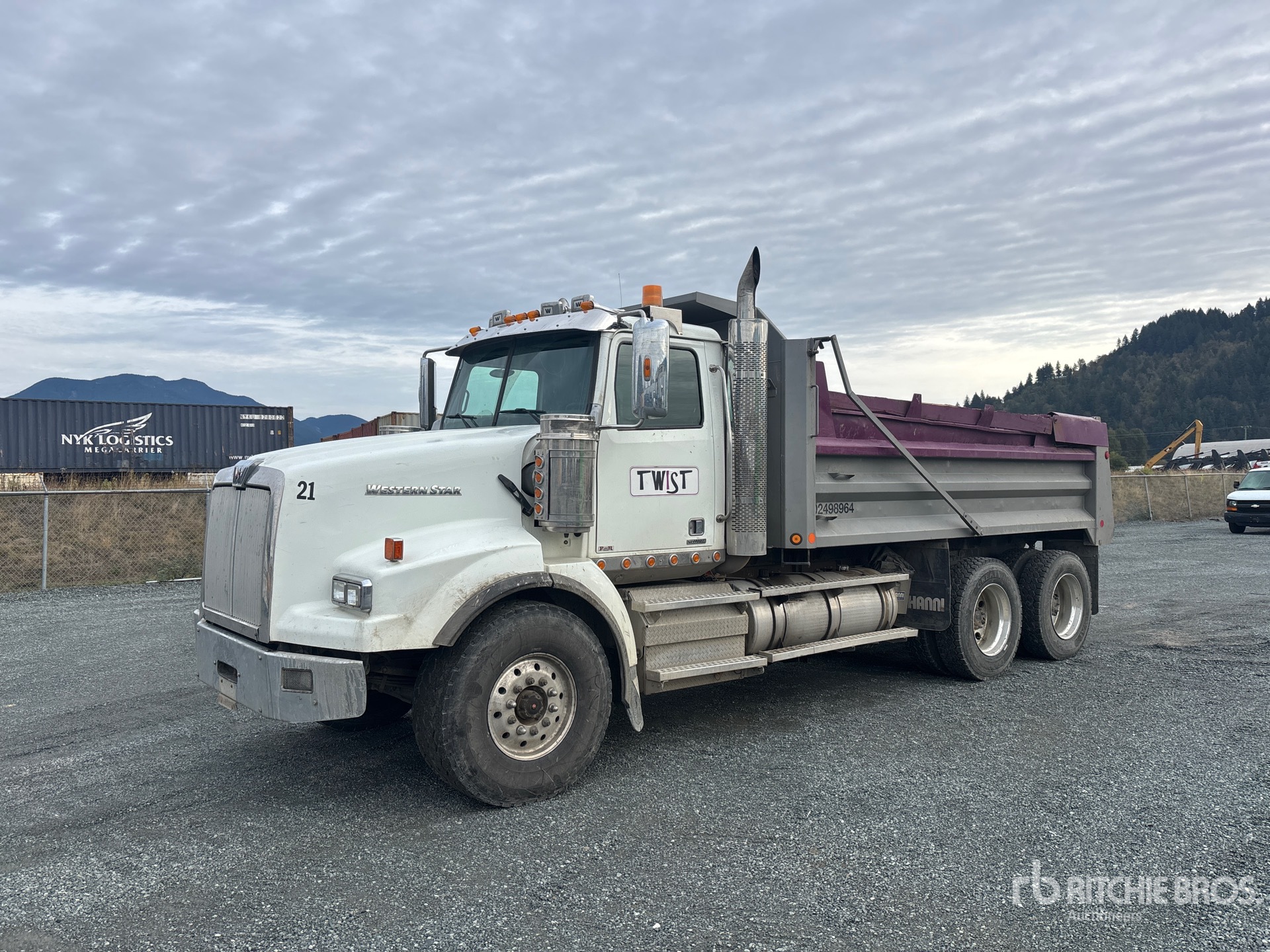 Photo of 2021 Western Star 4900