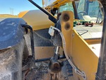 Hydraulics with Frame Leveling Cylinders