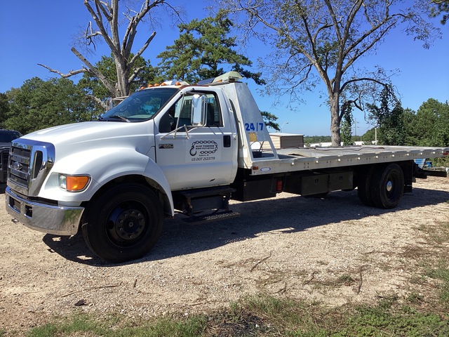 2005 Ford F-650 XL 4x2 Rollback Truck
