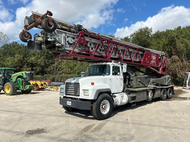 1999 Putzmeister TB105 8x4 Telebelt mtd on a Mack RD688S Concrete Conveyor Truck
