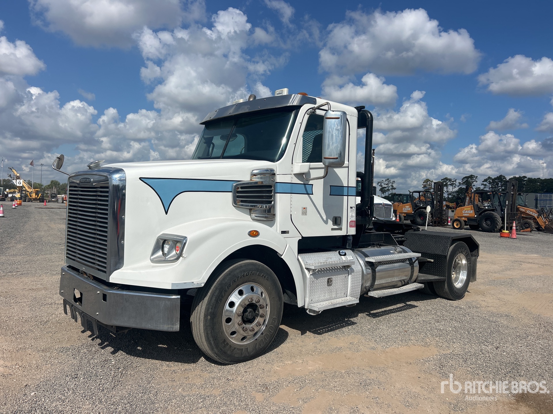 Photo of 2012 Freightliner CORONADO