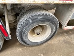 Sous-caisse with Pneus de traction avant droite