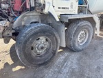 Sous-caisse with Pneu de gauche