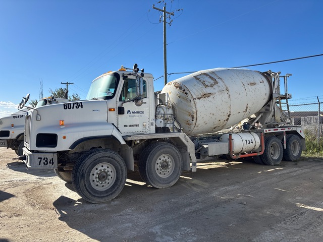 2013 International 5600i 8x4 Twin-Steer Mixer Truck